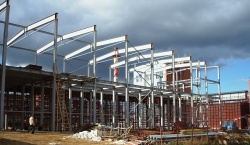 Строительство новых корпусов завода "Кристалл".
